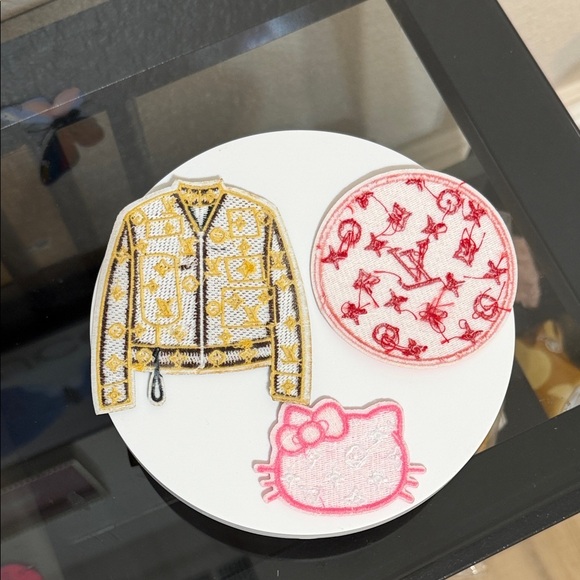 3 fashion iron on patches - Picture 3 of 3